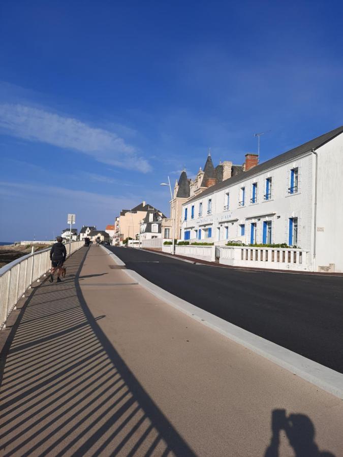 Residence Hotel De La Plage Saint-Gilles-Croix-de-Vie Exteriör bild